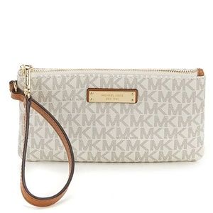 Michael Kors Signature Jet Set Medium Wristlet